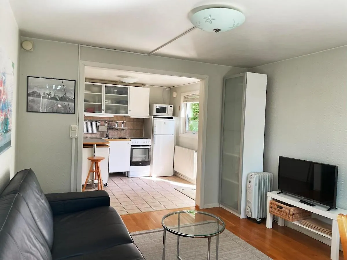 Apartment In Charming Aenggarden Göteborg